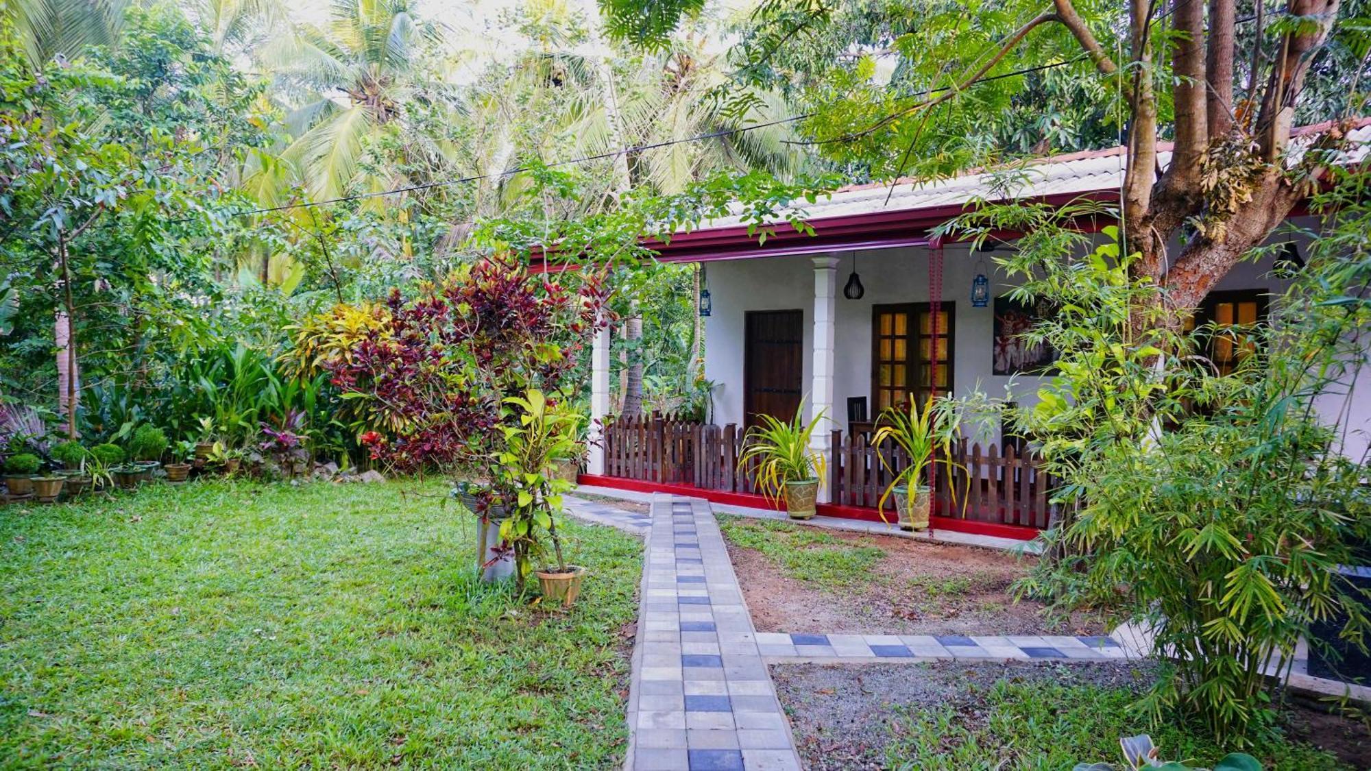 Lake Island Home Stay Dambulla Exteriör bild