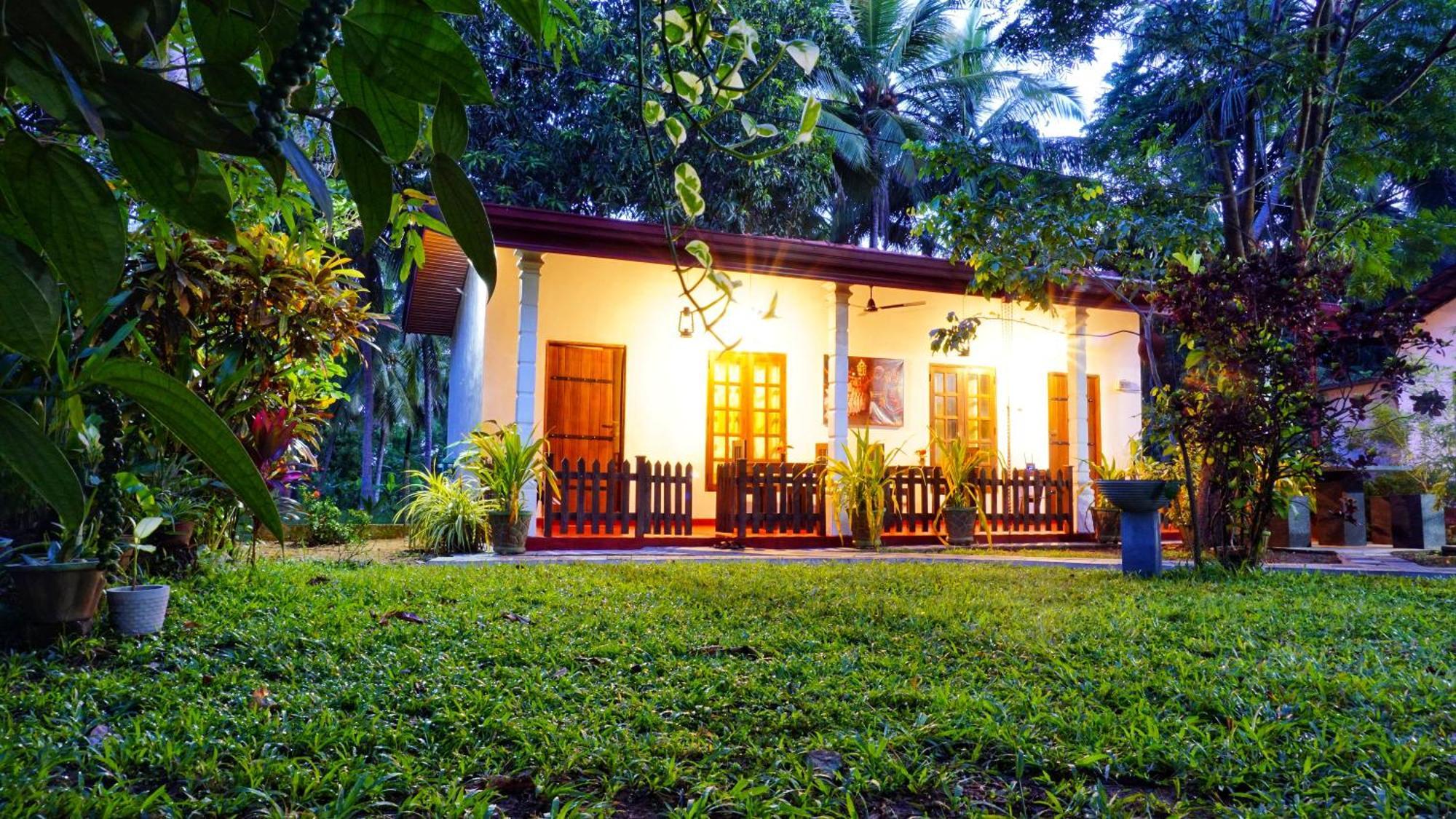 Lake Island Home Stay Dambulla Exteriör bild