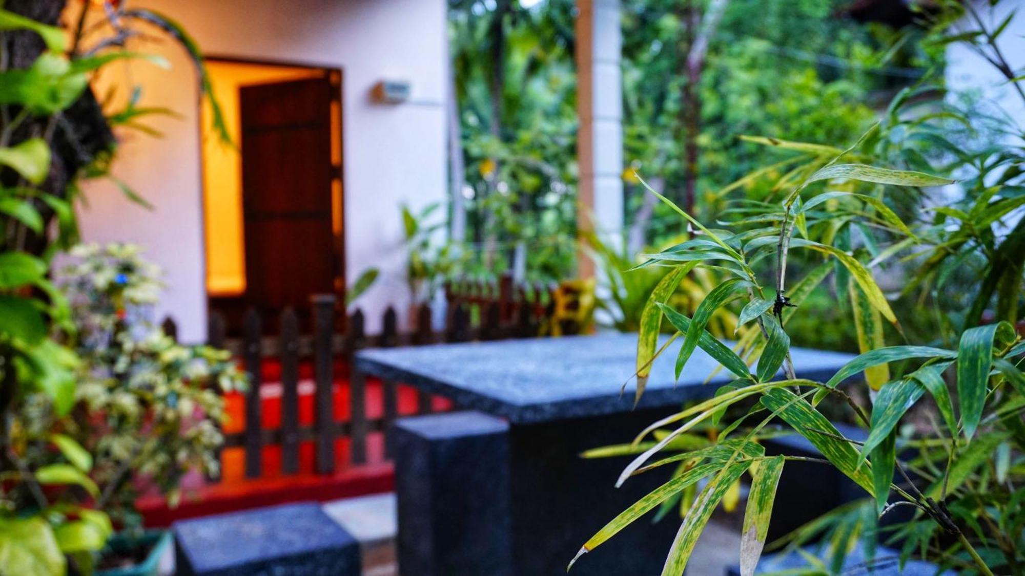 Lake Island Home Stay Dambulla Exteriör bild
