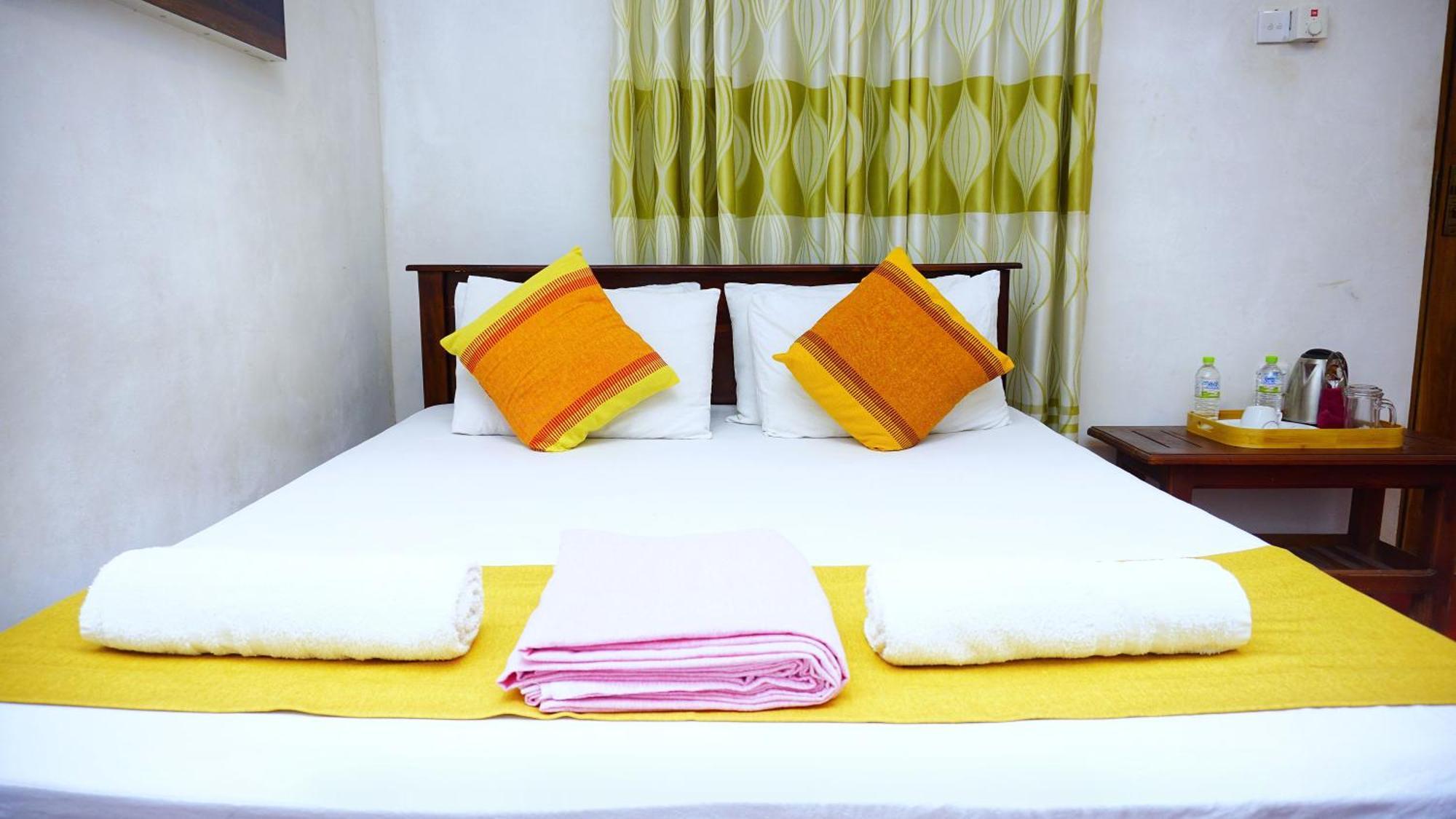 Lake Island Home Stay Dambulla Exteriör bild